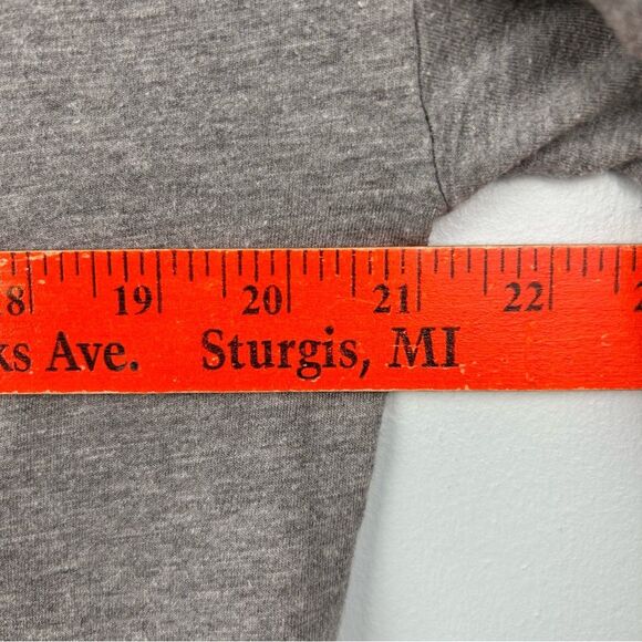 Disney Winnie the Pooh Cropped Rolled Neck Tee Shirt Gray W Cream Zebra Sz S - Picture 8 of 12